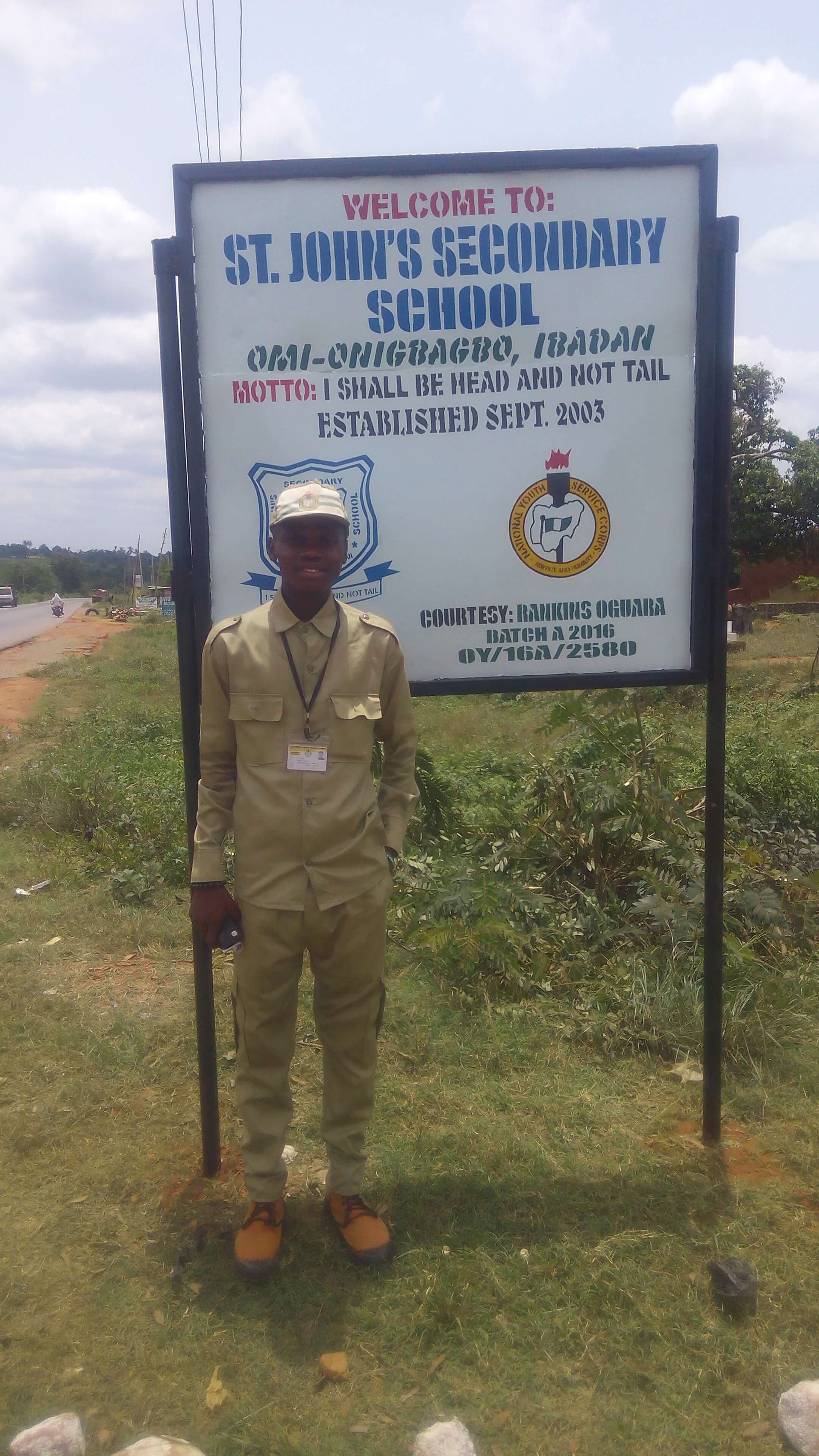 Oguara Rankins constructs signpost for school, donates trashbin