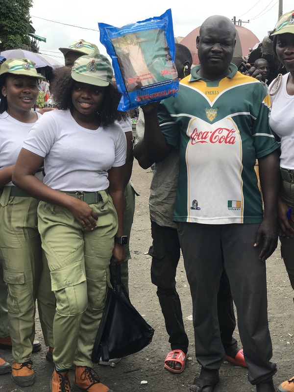 Corps Members Carry Out Charity CDS Project in Lagos